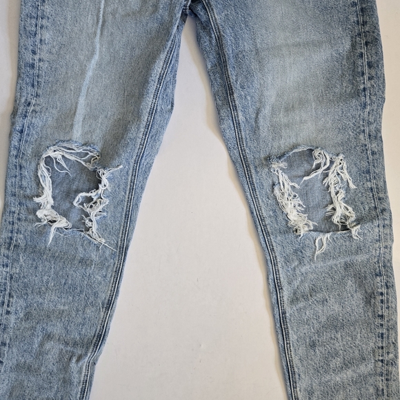 AE Mom jeans distressed acid wash light wash retro 90s y2k jeans size 2/ 27 - Picture 2 of 9